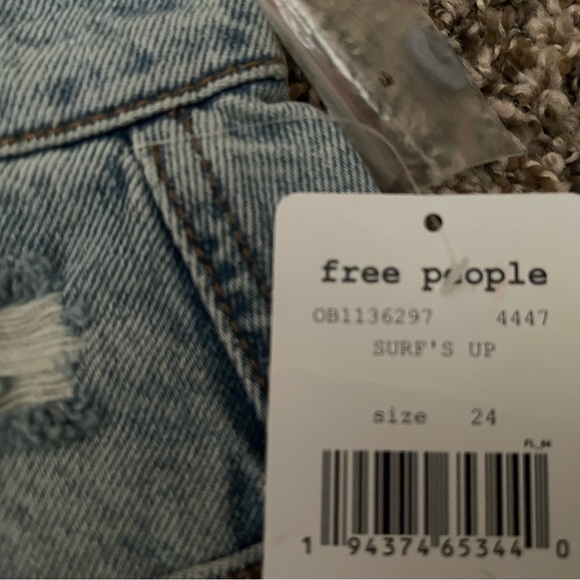 Free People NWT distressed Denim Skirt in size 24 - Picture 3 of 8